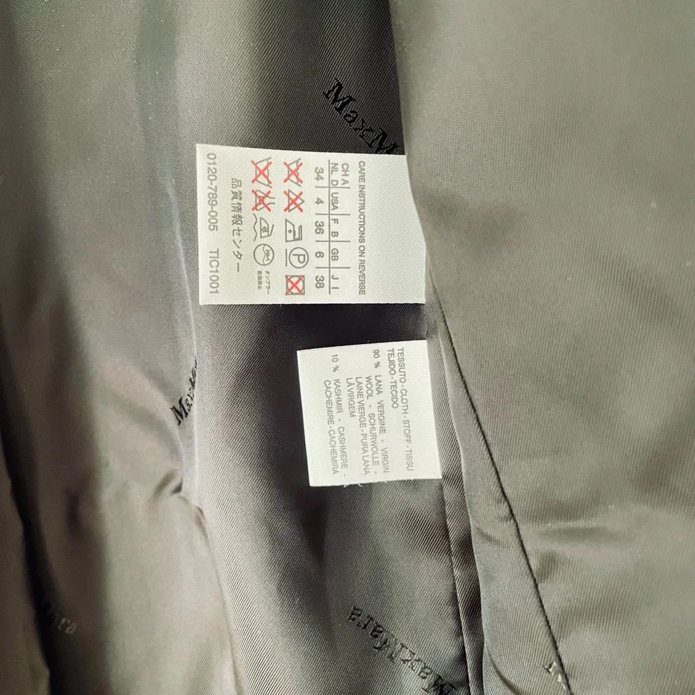 Max Mara Black Wool Cashmere Coat Size 34 (Italian) - Vintage, some damage. - Picture 5 of 8
